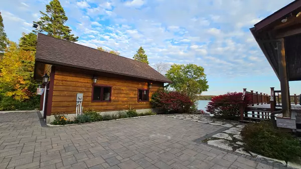 Northern Bruce Peninsula, ON N0H 1Z0,76 Miller Lake Shore RD