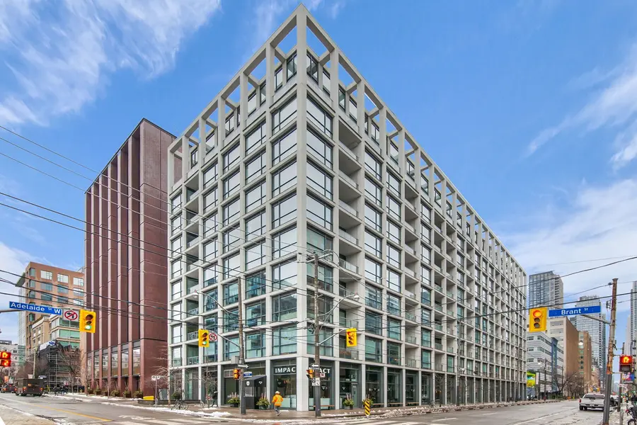 39 Brant ST #723, Toronto C01, ON M5V 0M8