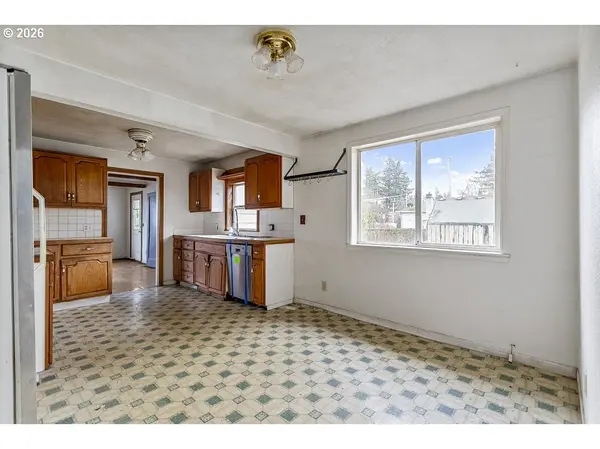 Portland, OR 97233,805 SE 197TH AVE