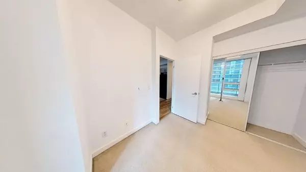 Toronto C01, ON M5E 1Z9,12 Yonge ST #2209