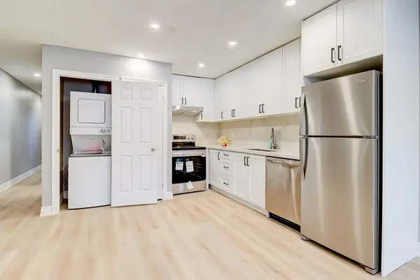 Toronto E03, ON M4B 1N4,2877 St Clair AVE E #A