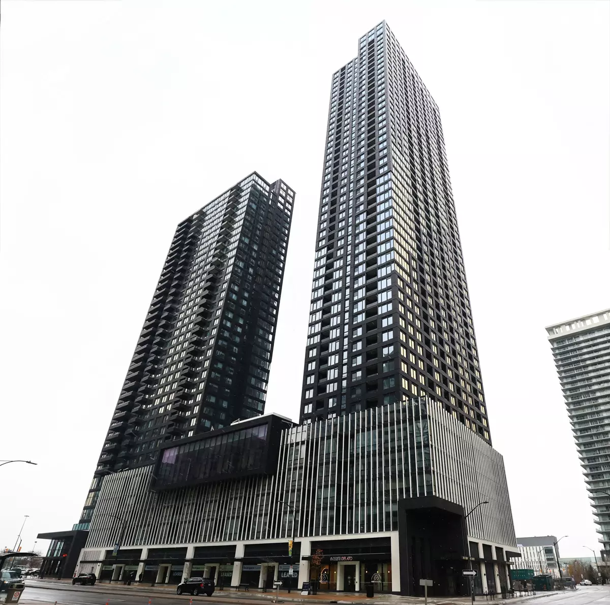 Mississauga, ON L5B 0C6,395 Square One DR #2209