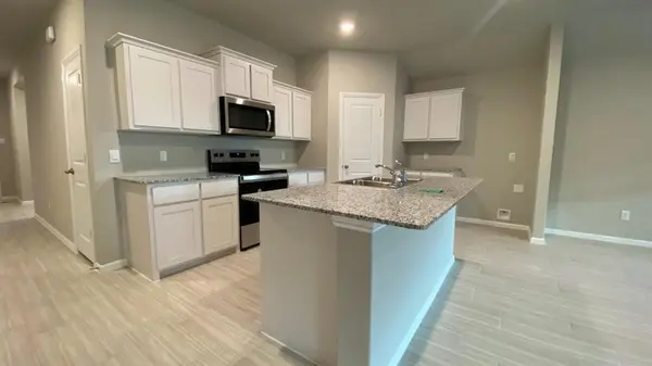 Cleburne, TX 76033,521 MARSH Street