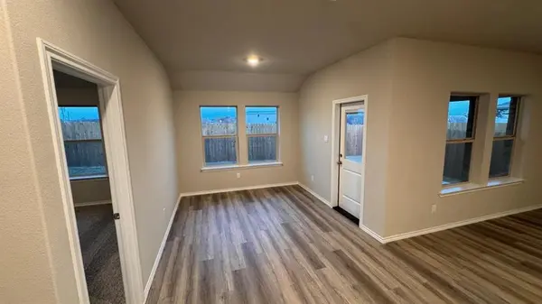 Cleburne, TX 76033,560 MARSH Street