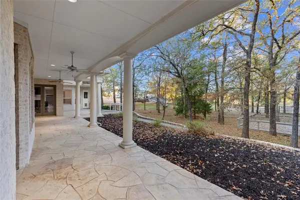 10984 Stagecoach Pass, Pilot Point, TX 76258