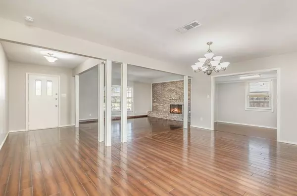 Bedford, TX 76021,2008 Oakmeadow Street