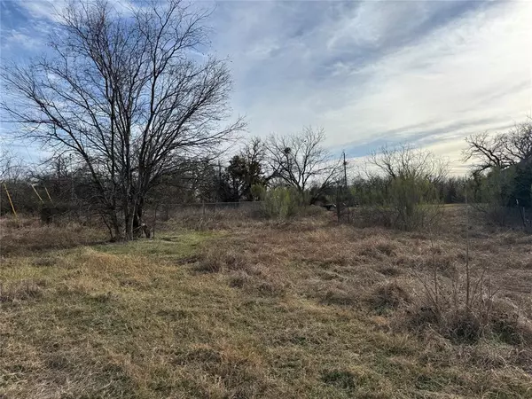 5651 Black Pine Circle, Granbury, TX 76048