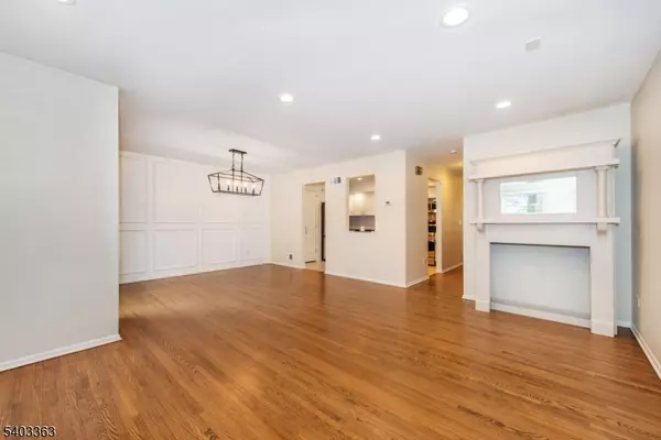 Wayne Twp., NJ 07470,44 Littlewood Ct