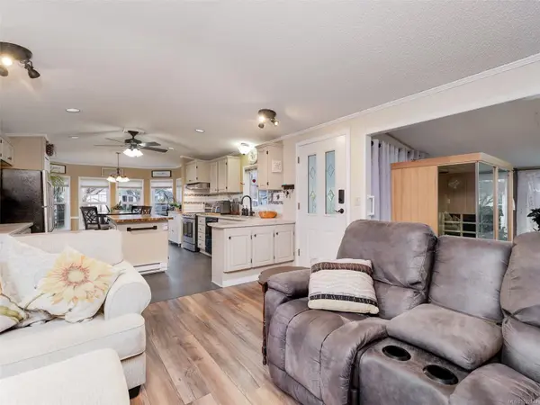 Central Saanich, BC V8M 2B6,7583 Central Saanich Rd #115