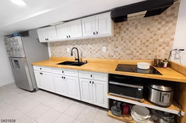 Newark City, NJ 07107,245 - 247 4Th St