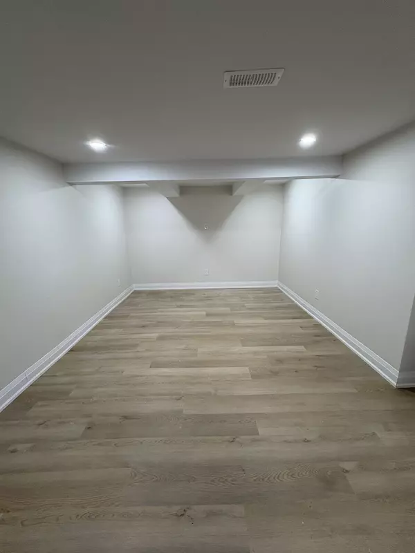 Halton Hills, ON L7J 2L7,6520 32 Side RD #BSMT