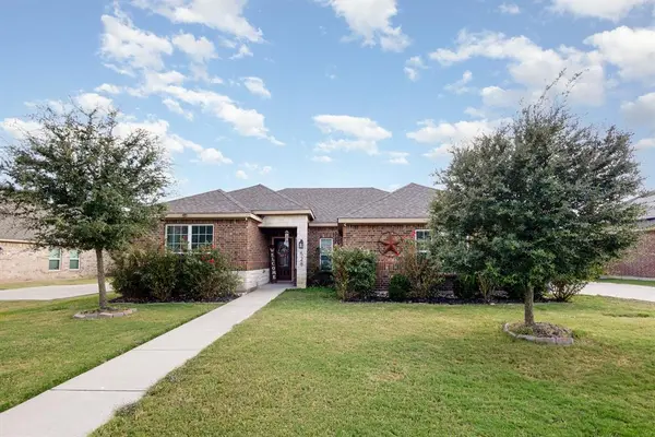 528 Meadow Springs Drive, Glenn Heights, TX 75154