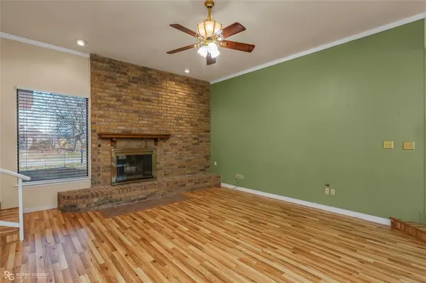 Bossier City, LA 71112,5702 Golden Meadows Drive