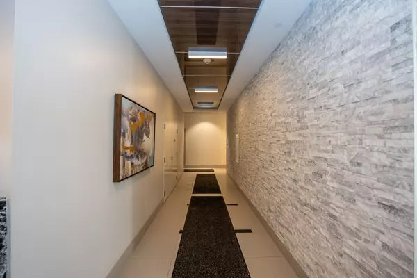 Toronto C15, ON M2J 1M5,36 Forest Manor RD #224