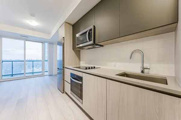 Toronto C07, ON M2M 0C6,5858 Yonge ST E #1211