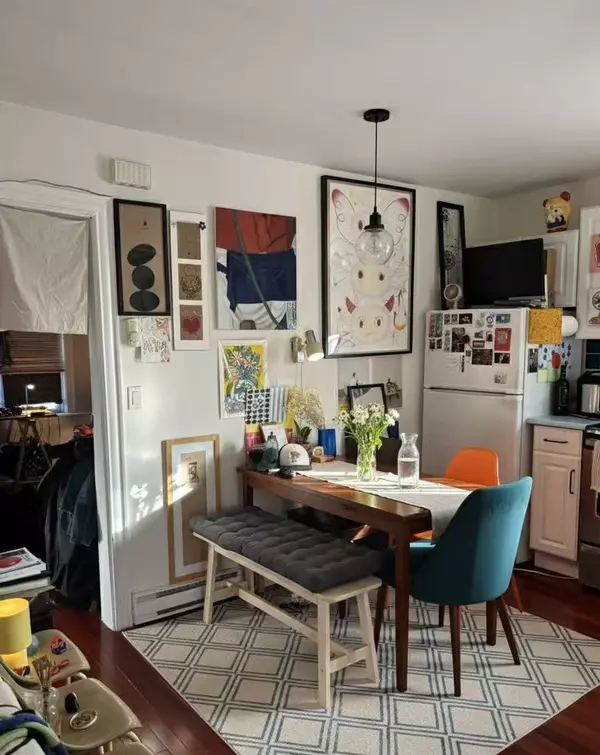 Toronto C01, ON M6G 3T7,706 Ossington AVE #Third