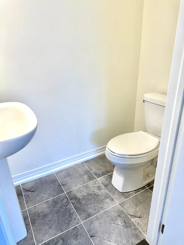 Toronto E11, ON M1B 0E8,35 Priya LN #16