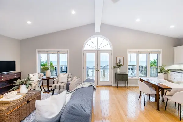 Wasaga Beach, ON L9Z 2X3,46 William AVE