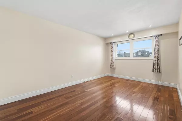 Brampton, ON L6Z 1A7,29 FANSHAWE DR