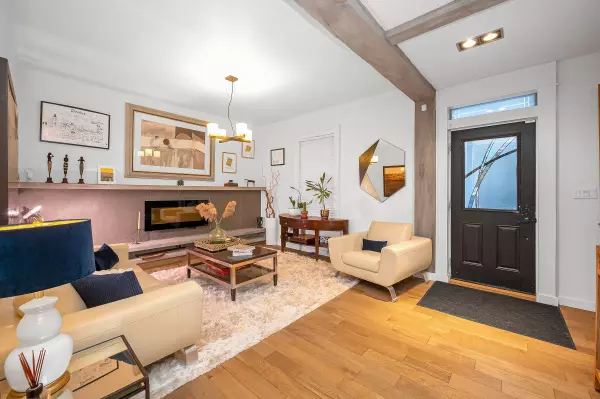 Hamilton, ON L8N 1Z7,7 Foster ST