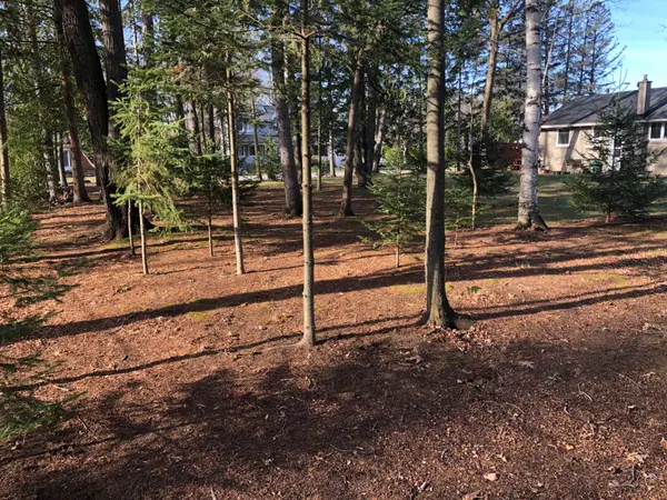 65 Vaan DR, Tanglewood - Grenfell Glen - Pineglen, ON K2G 0C2