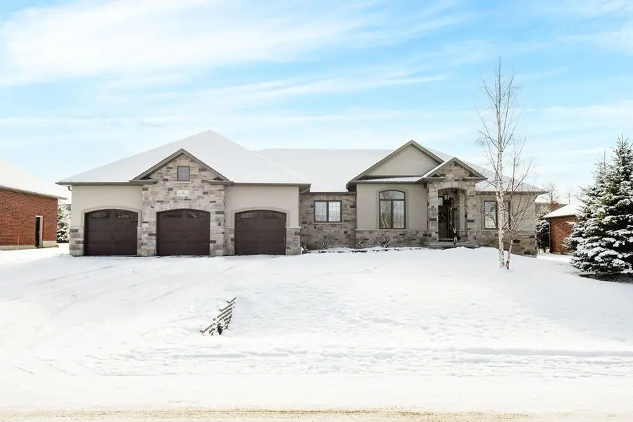 25 MENNILL DR, Springwater, ON L0L 1Y3