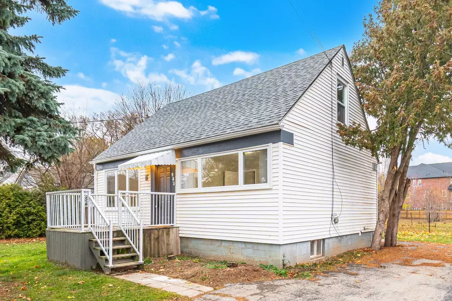 983 Cleta ST, Burlington, ON L7R 3W9