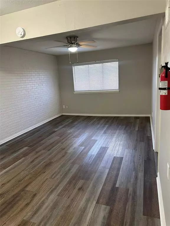 Irving, TX 75061,2425 Parkside #260