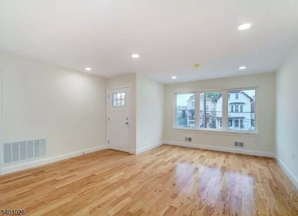 Newark City, NJ 07104,85 3Rd Ave #1