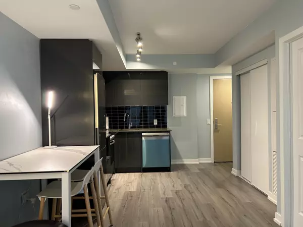 Toronto C08, ON M4W 0B4,395 Bloor ST E #1303