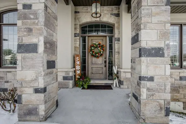 25 MENNILL DR, Springwater, ON L0L 1Y3