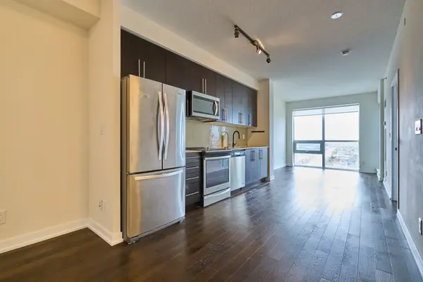 Mississauga, ON L5B 0G3,4011 Brickstone Mews #1801