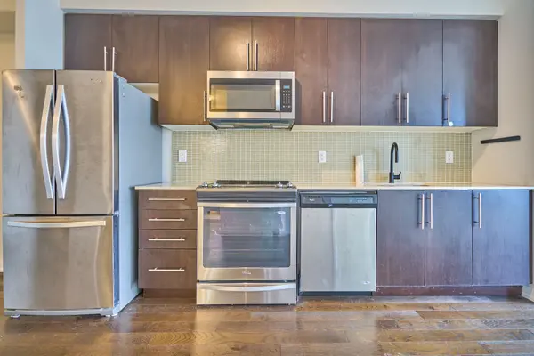 Mississauga, ON L5B 0G3,4011 Brickstone Mews #1801