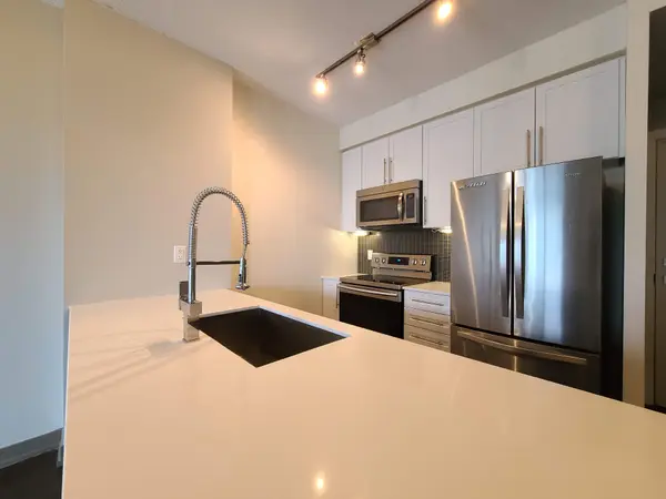 Mississauga, ON L5B 0G3,4011 Brickstone Mews #3603