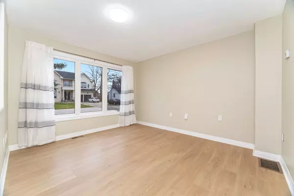 Burlington, ON L7R 3W9,983 Cleta ST