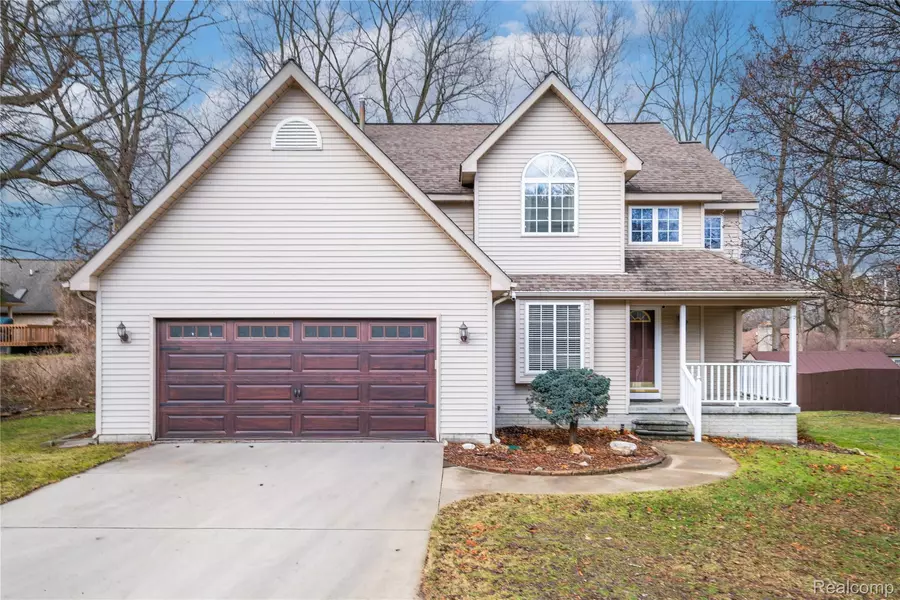 410 Bent Oak ST, Fenton, MI 48430