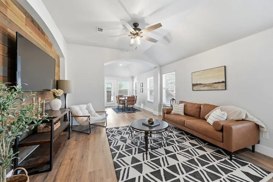 3321 Versante Drive, Bedford, TX 76021