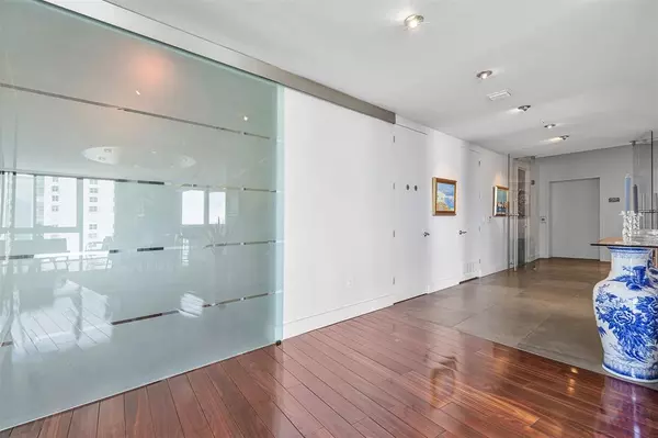 Fort Lauderdale, FL 33304,715 Bayshore Dr #1004