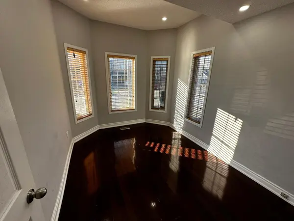 Brampton, ON L7A 2C9,25 Prince CRES