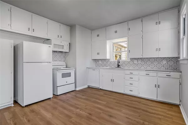 Denison, TX 75020,217 W Hull Street