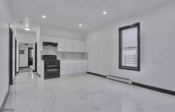 Newark City, NJ 07103,445 S 15Th St