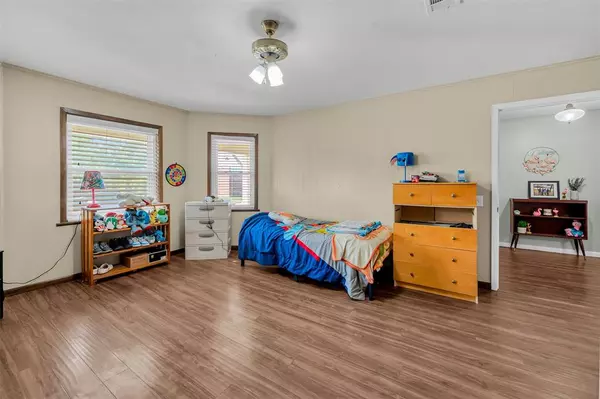 Weatherford, TX 76086,609 S Elm Street