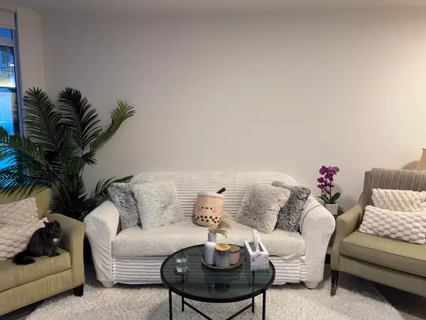 Toronto C01, ON M5V 0R1,27 Bathurst ST E #421W