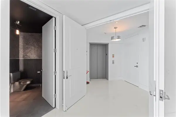 Miami Beach, FL 33140,5959 Collins Ave #1203