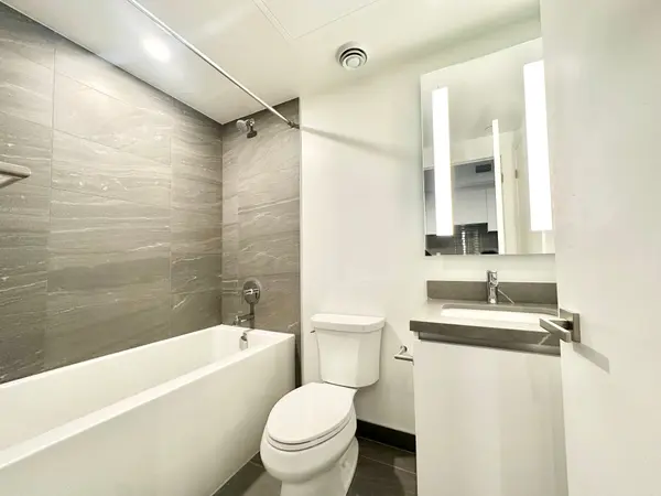 Mississauga, ON L5B 0S1,2 Erskine RD #1308