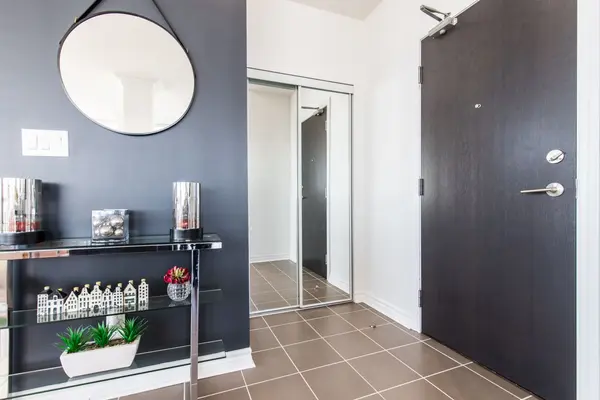 Mississauga, ON L5B 0B9,3504 Hurontario ST #3702