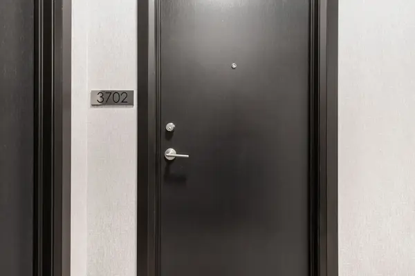 Mississauga, ON L5B 0B9,3504 Hurontario ST #3702