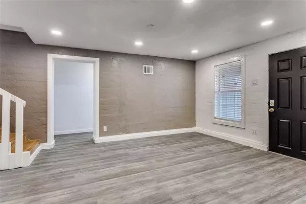 Fort Worth, TX 76110,2625 Frazier Avenue