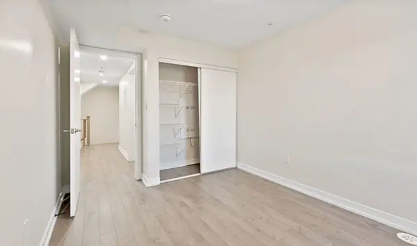 Pickering, ON L1V 0E9,1555 Kingston RD #404