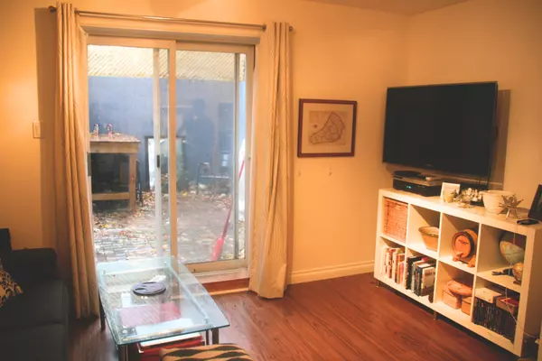 Toronto E02, ON M4L 2K3,8 Casci AVE #6